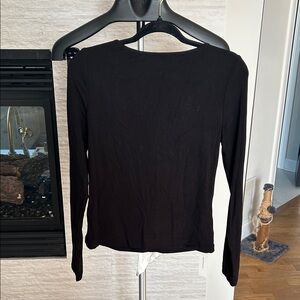 Commense Elegant Black Long Sleeve Tee